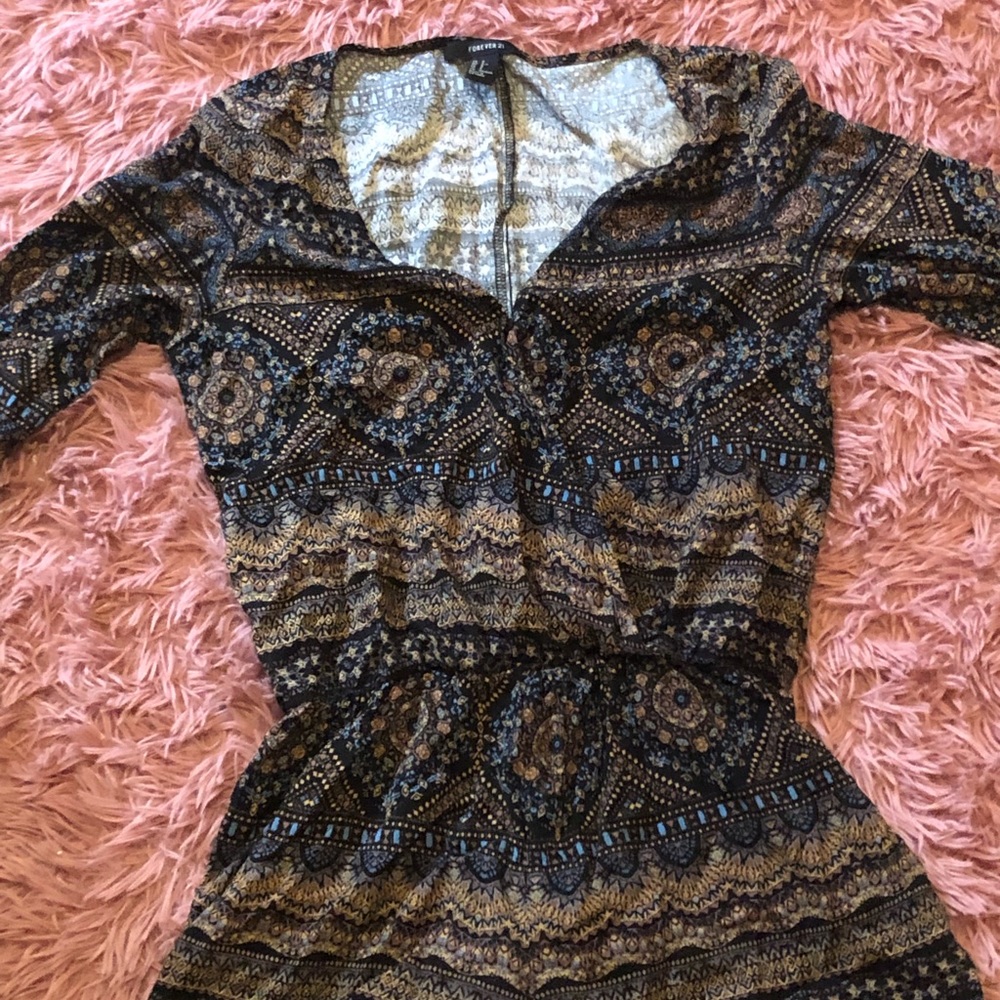 Forever 21 size small patterned timber with long sleeves NEVER WORN